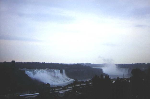 falls13.jpg (15154 bytes)